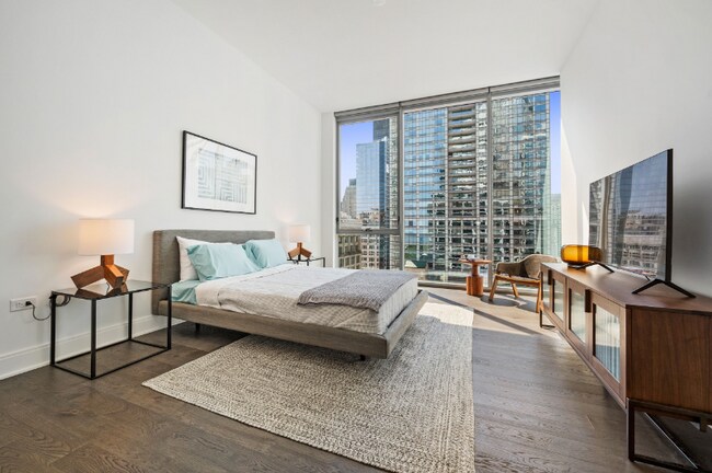 Photo - 66 E Randolph St