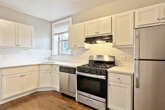 Photo - 305-315 S. Oak Park Ave. and 803-805 Randolph St.