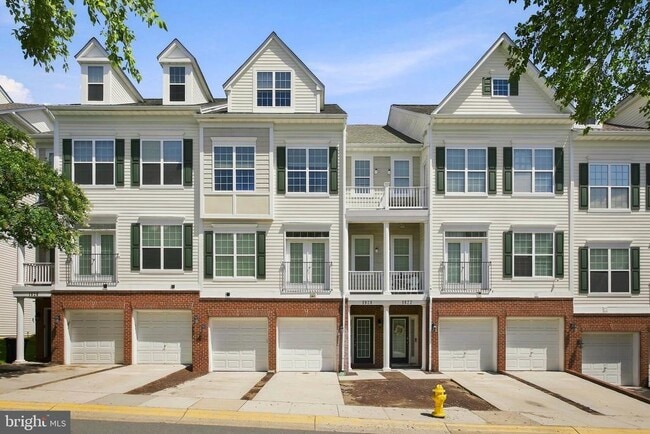 Building Photo - 1824 Cedar Cove Way Unit 201