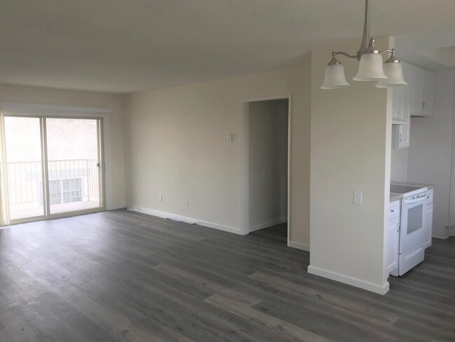 Photo - 2513 Ruhland Ave