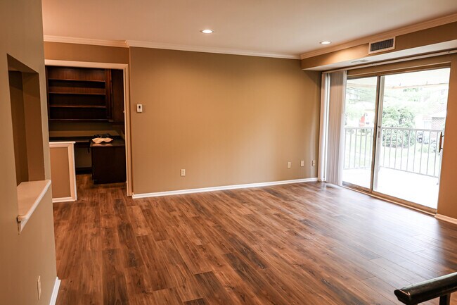 Photo - 14 Old Forge Xing Unidad 14