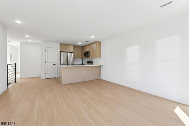 Photo - 27-29 Robert St