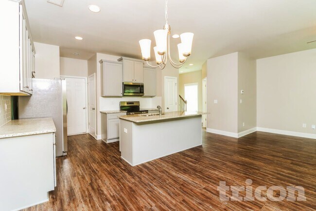 Photo - 673 Ireland Ln