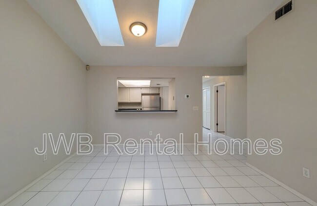 Photo - 2390 Ironstone Dr E