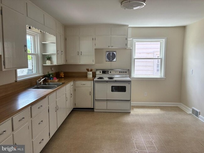 Photo - 612 Frederick St