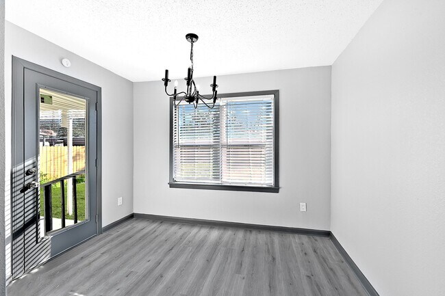 Photo - 4406 Edison St