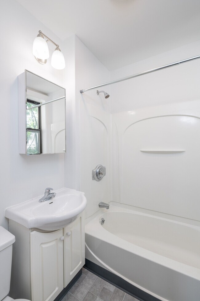 Photo - 15 Elko St Unidad #1