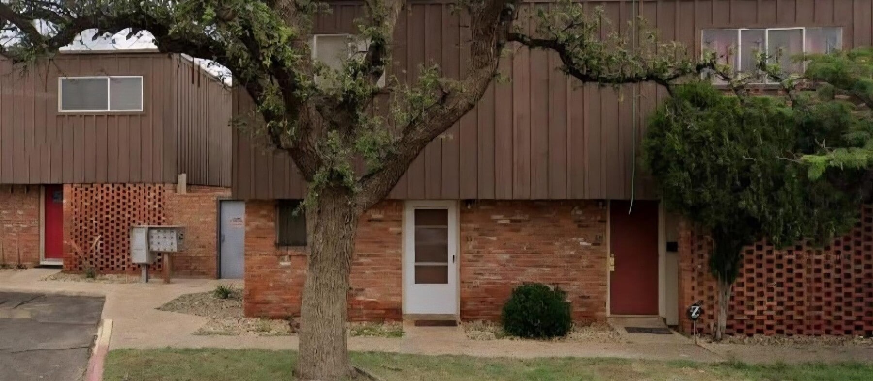 Photo - 3000 W Illinois Ave