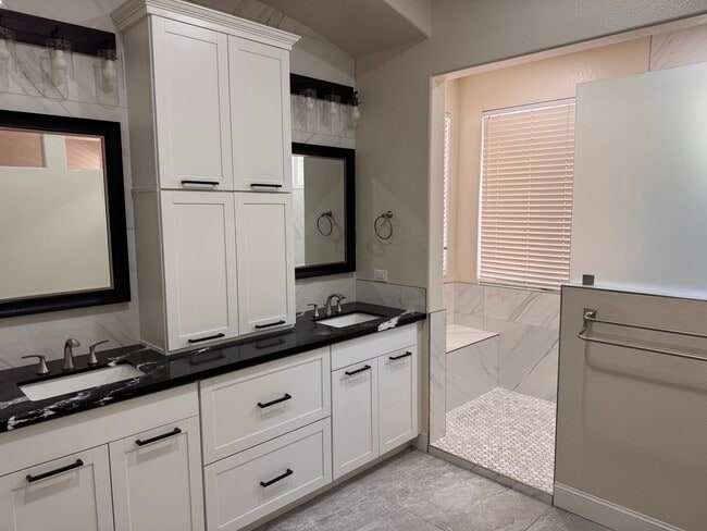 Photo - Recently Updated 4 Bedroom Prairie Oaks Ho...