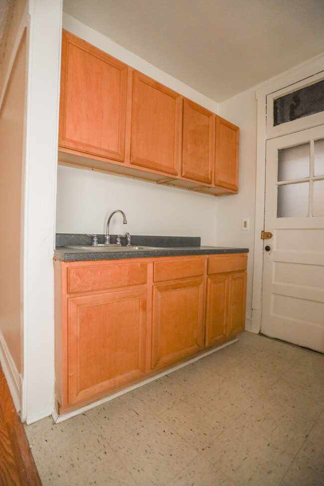 Photo - 5026 N Kenmore Ave Apartment Unit #2