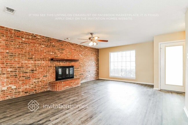 Photo - 3801 Devonaire Dr