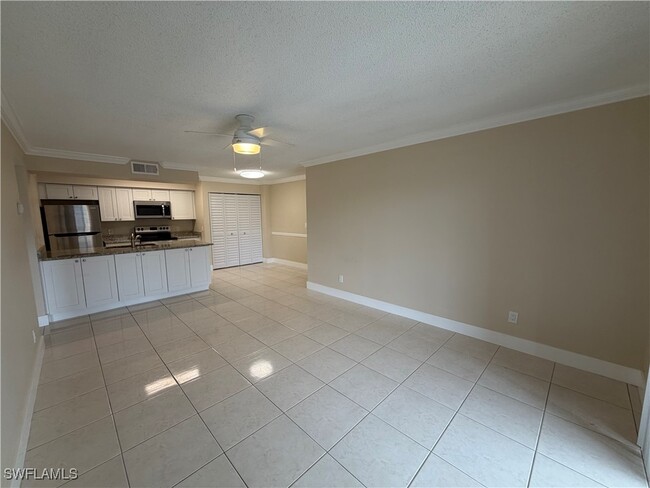 Building Photo - 5321 Summerlin Rd Unit 2114