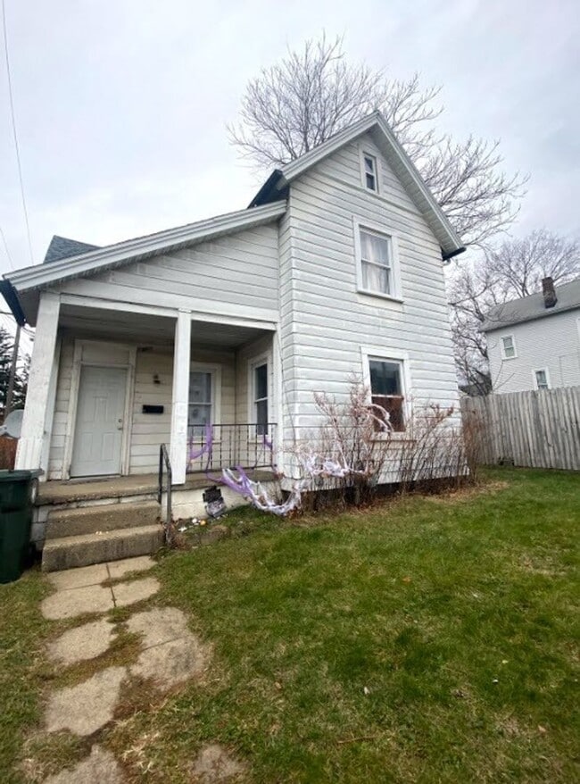 Photo - 1801 3rd St SE