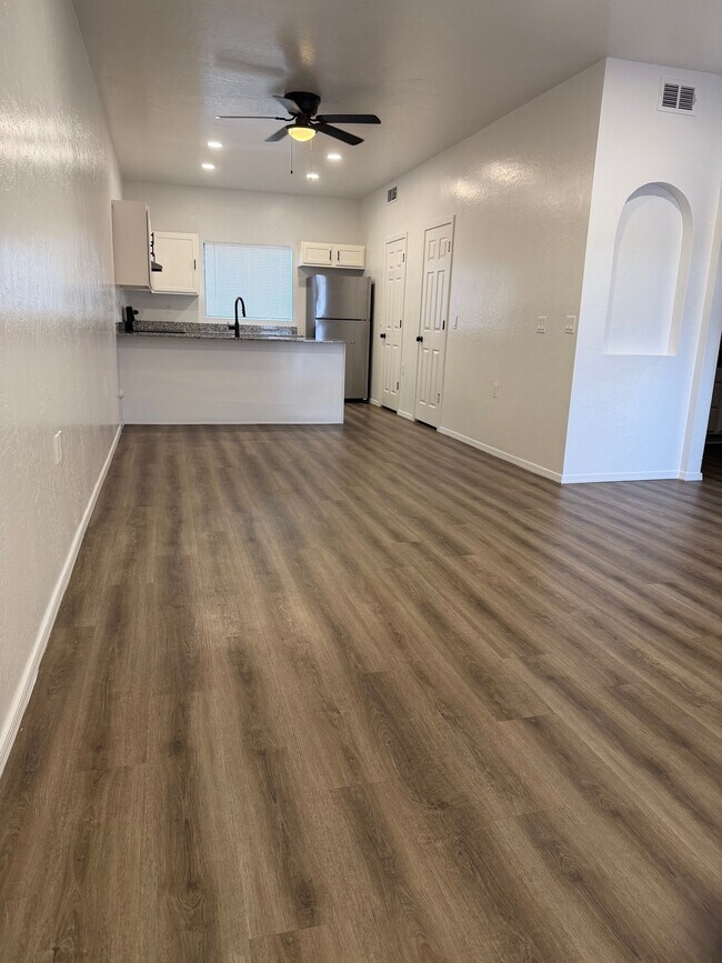515 E 6th St Unit 5