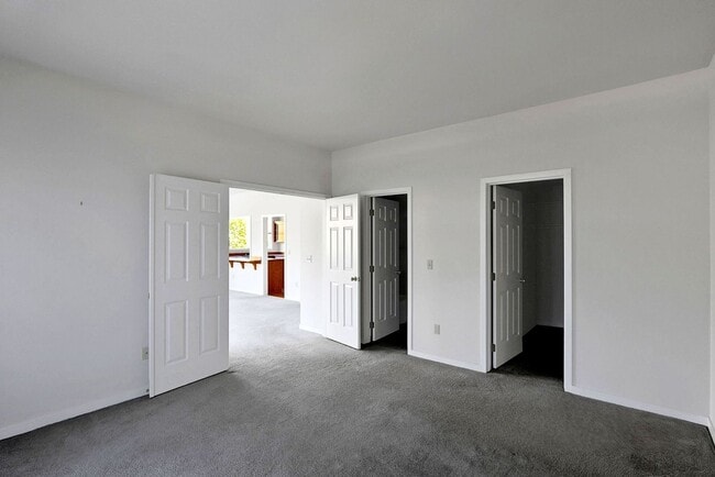 Photo - 60 Fairway Ln Unidad D