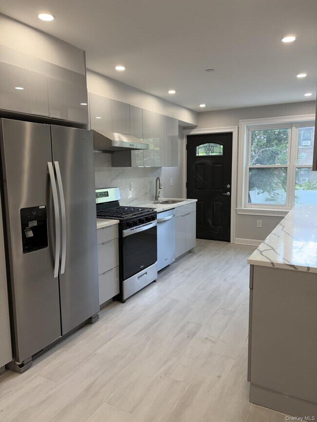Photo - 144-41 78th Ave