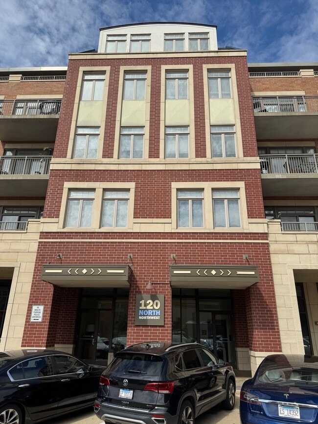 Building Photo - 120 N Northwest Hwy Unit 310 Rental