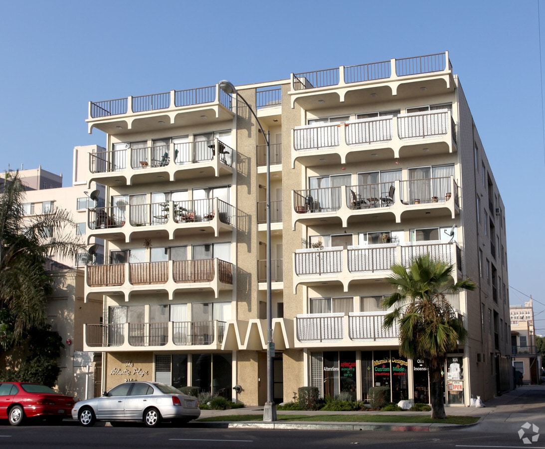 The Atlantic Plaza - The Atlantic Plaza Apartments
