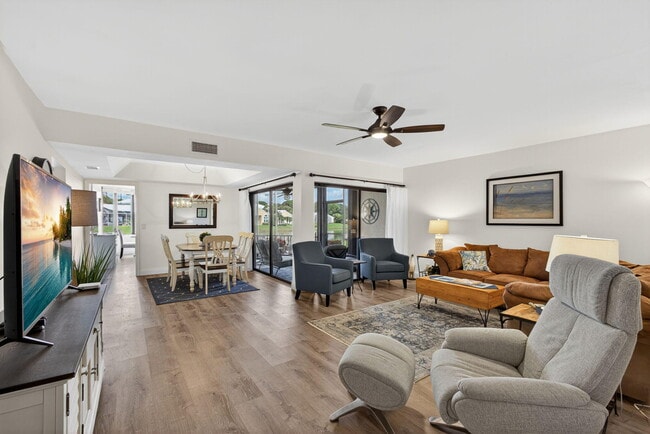 Photo - 16997 Waterbend Dr Unidad 136