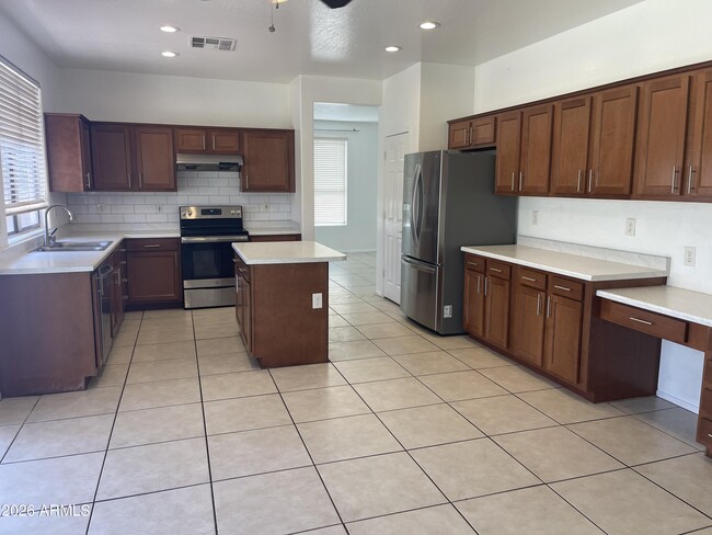 Photo - 9940 E Medina Ave