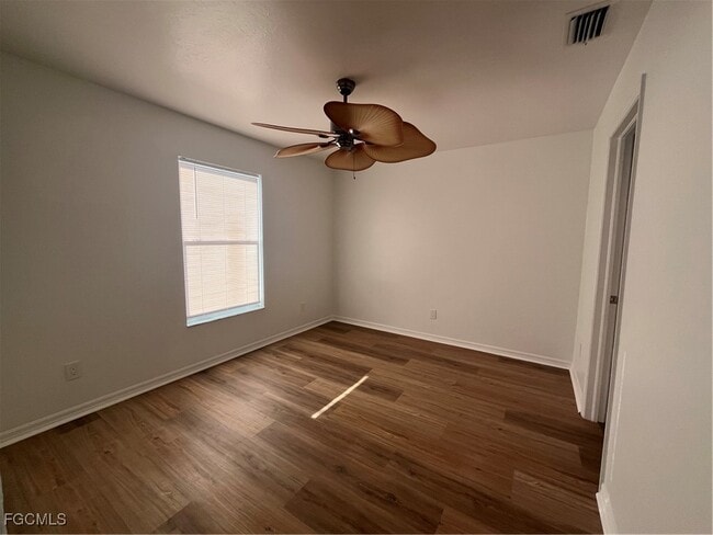 Building Photo - 3325 SW 15th Ave Rental