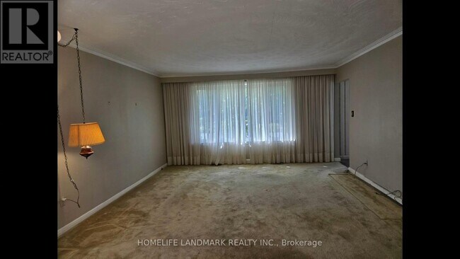 Photo - 147 Fitzgibbon Ave