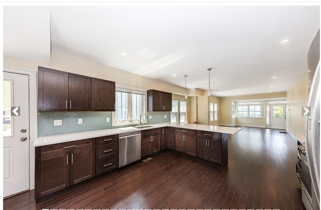 Photo - 120 Jerome St