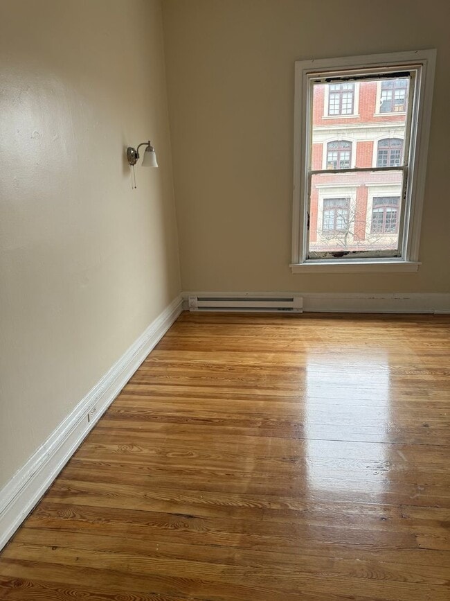 Photo - 32 W High St Unidad 300