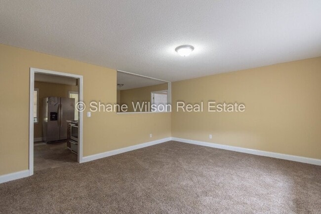 Photo - 11 Carroll Ln