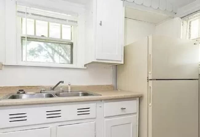 Photo - 400 N Catherine St