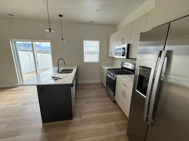 Photo - 3143 W 1625 N