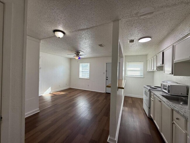 Photo - 5312 Humbert Ave