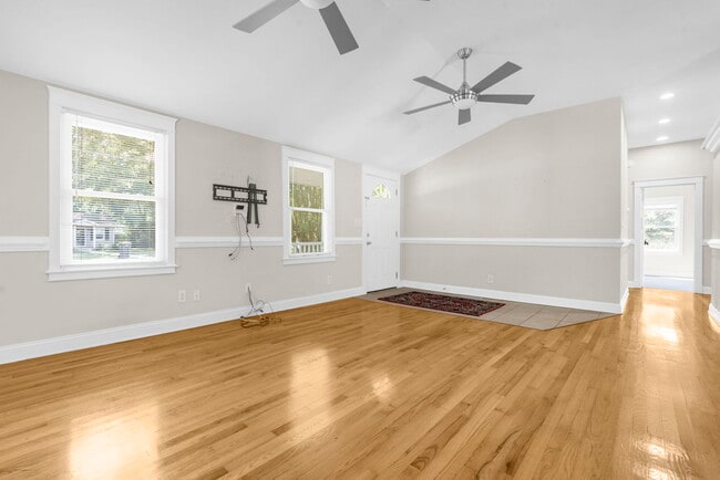 Photo - 2217 Doris Dr