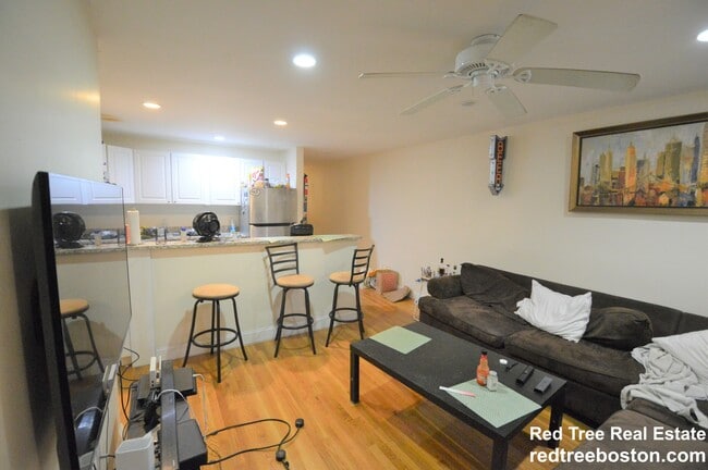 Building Photo - 60 Egmont St