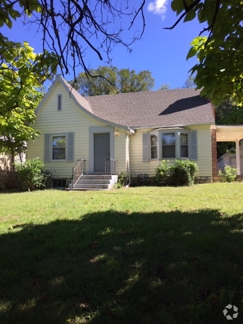 Building Photo - 2316 SE Ohio Ave Rental