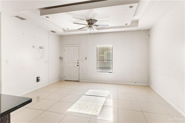 13 West Dr Unit 4