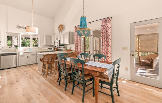 Photo - 2415 The Haul Over Unidad ID1353799P