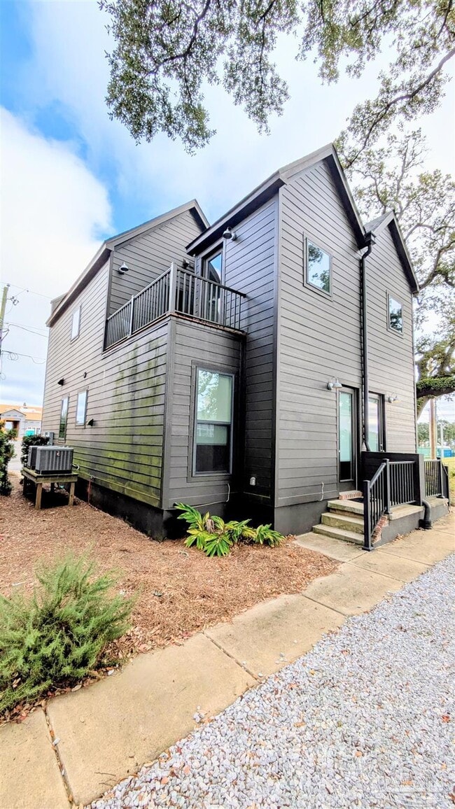 Photo - 379 S Clubbs St