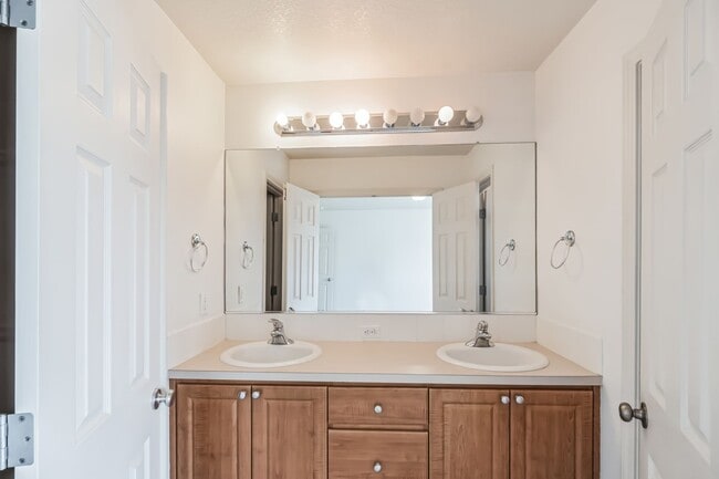 Photo - 1050 SE Alika Ave