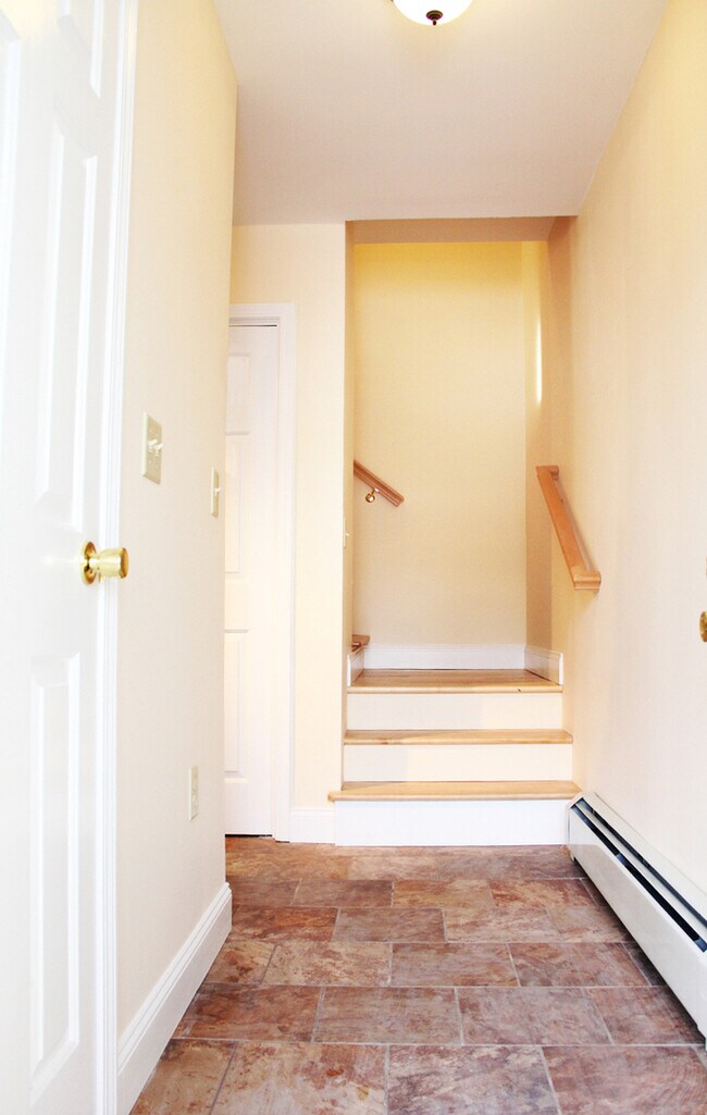 359 St Paul St Unit 4