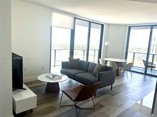 Photo - 121 NE 34th St Unidad 1516