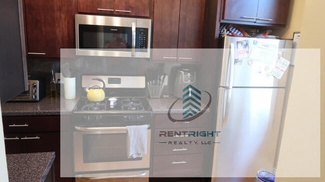 Building Photo - 1353 Ashland Ave Rental