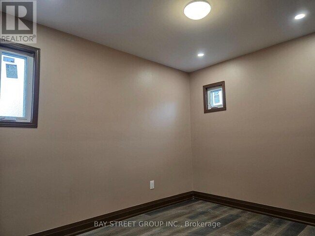 Photo - 108 Chatham Ave