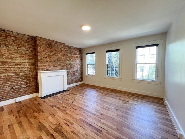 Building Photo - 1307 Main St Unit 2 (AMI)