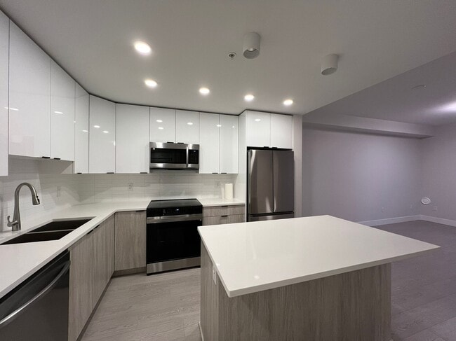 Photo - 11655 Fraser St