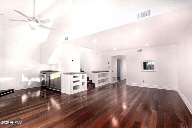 Photo - 1530 S River Dr