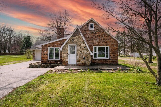 Beautifully updated home - Beautifully updated home