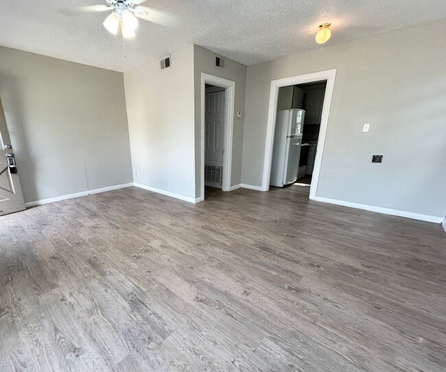Photo - 2Bed/1Bath Available