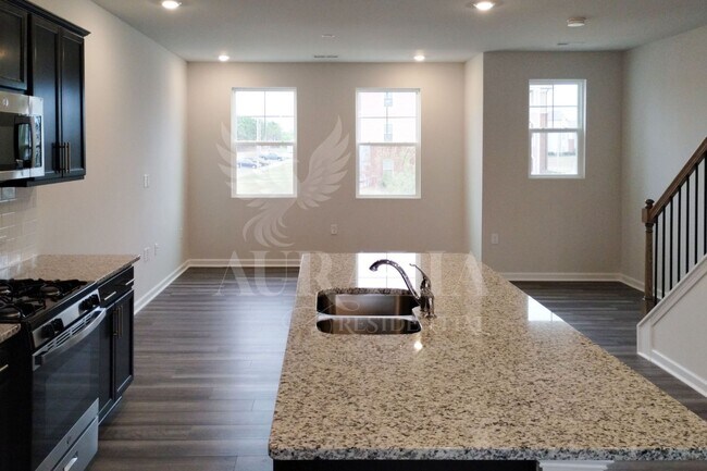 Photo - 2405 Kasota Ln