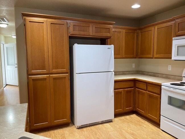 Photo - Very Nice 2 Bedroom 2 Bathroom Condo 55 Pl...